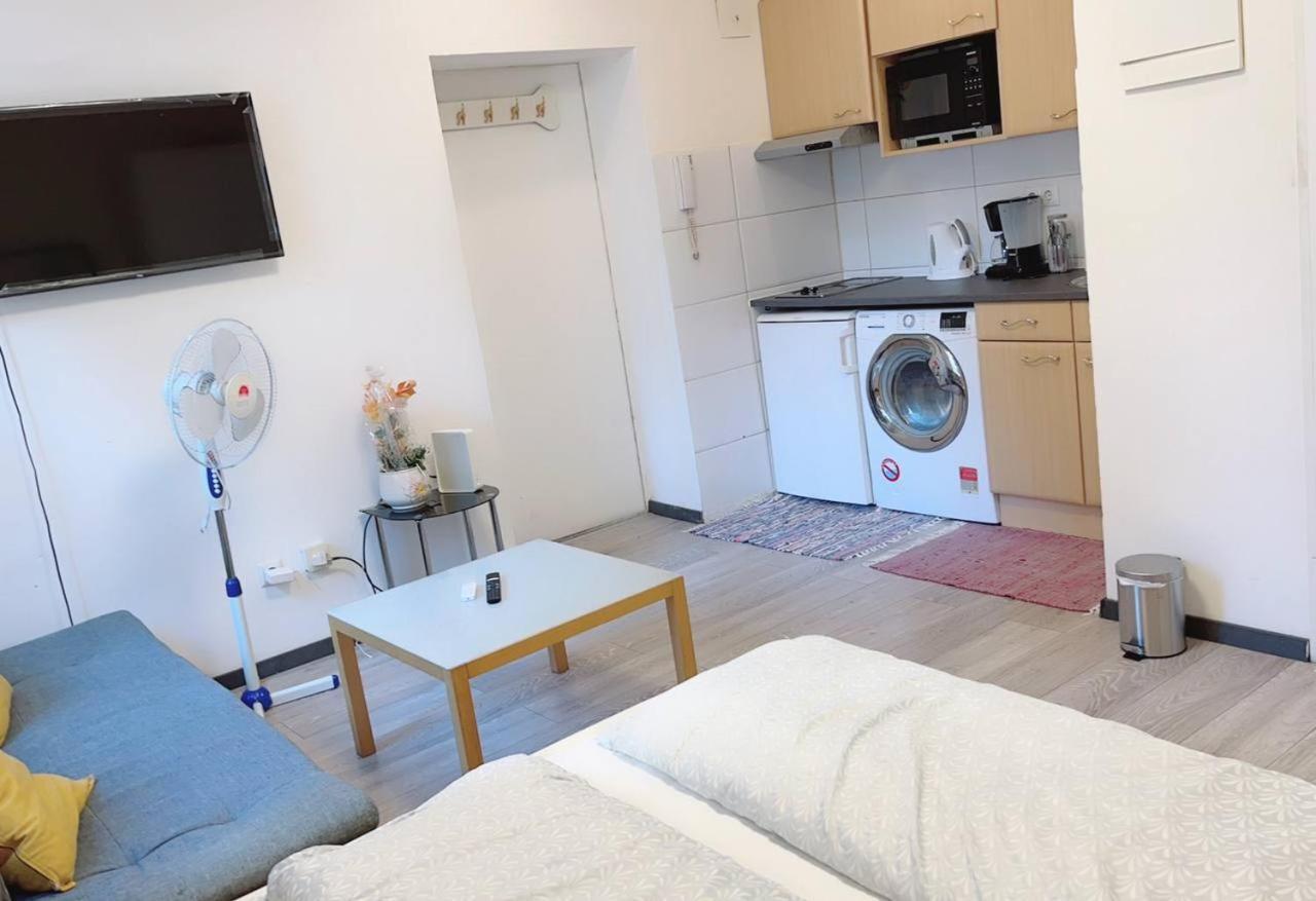 Comfort Studio 3P Km Vienna Luaran gambar
